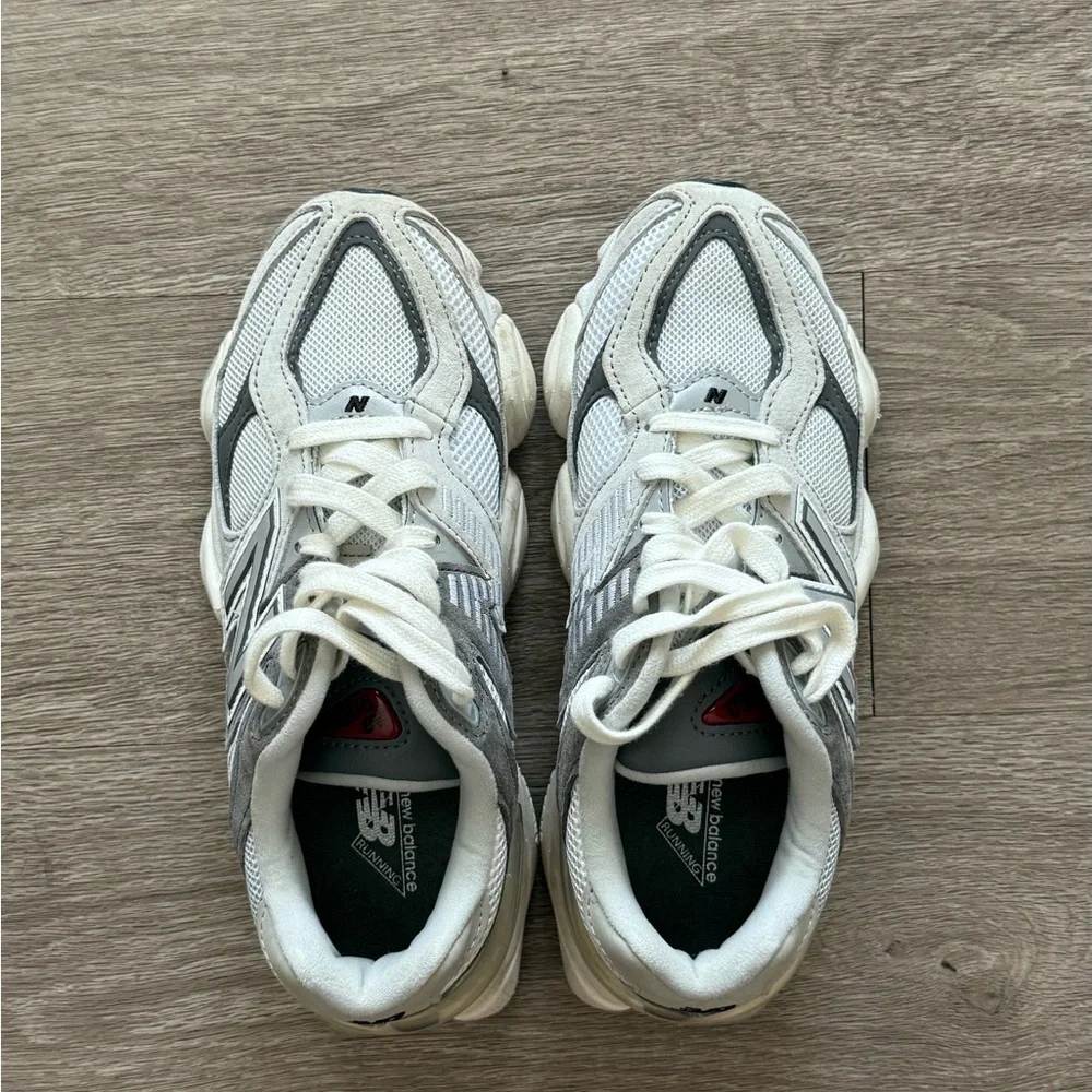 New Balance White and Gray Sneakers - Picture 1 of 2